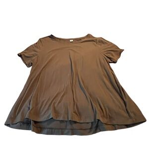 Women’s old navy T shirt